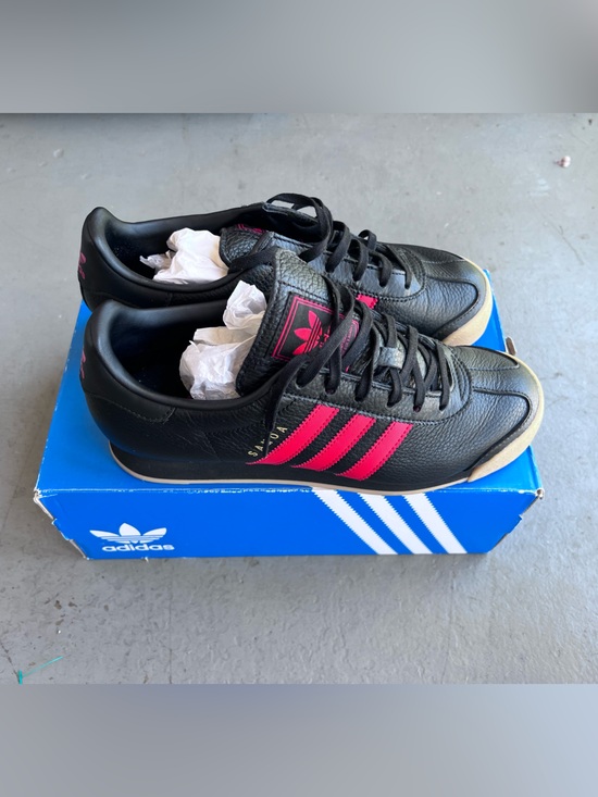 adidas Other - adidas Originals Samoa Black Red Gum Leather Sneakers Men's Size 8 IG1806